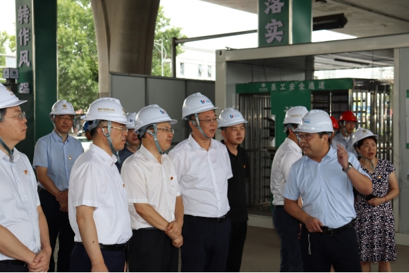 市國(guó)資委到重慶路快速路工程開(kāi)展主題教育調(diào)研活動(dòng)